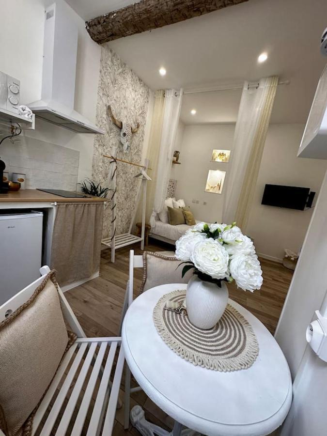 Chez Romeo & Sandro Pézenas Exteriör bild