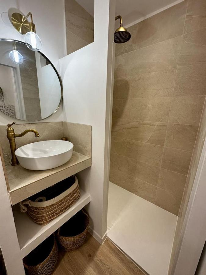 Chez Romeo & Sandro Pézenas Exteriör bild